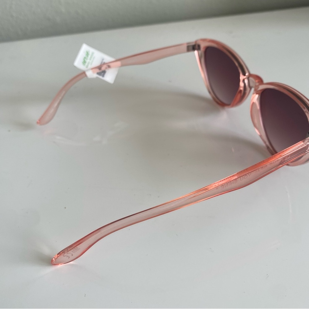 Aerie NWT Transparent Peach Oval Sunglasses - Women's Accessories - Picture 5 of 5